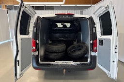 valkoinen Mercedes-Benz Vito 2018 kuva 17.