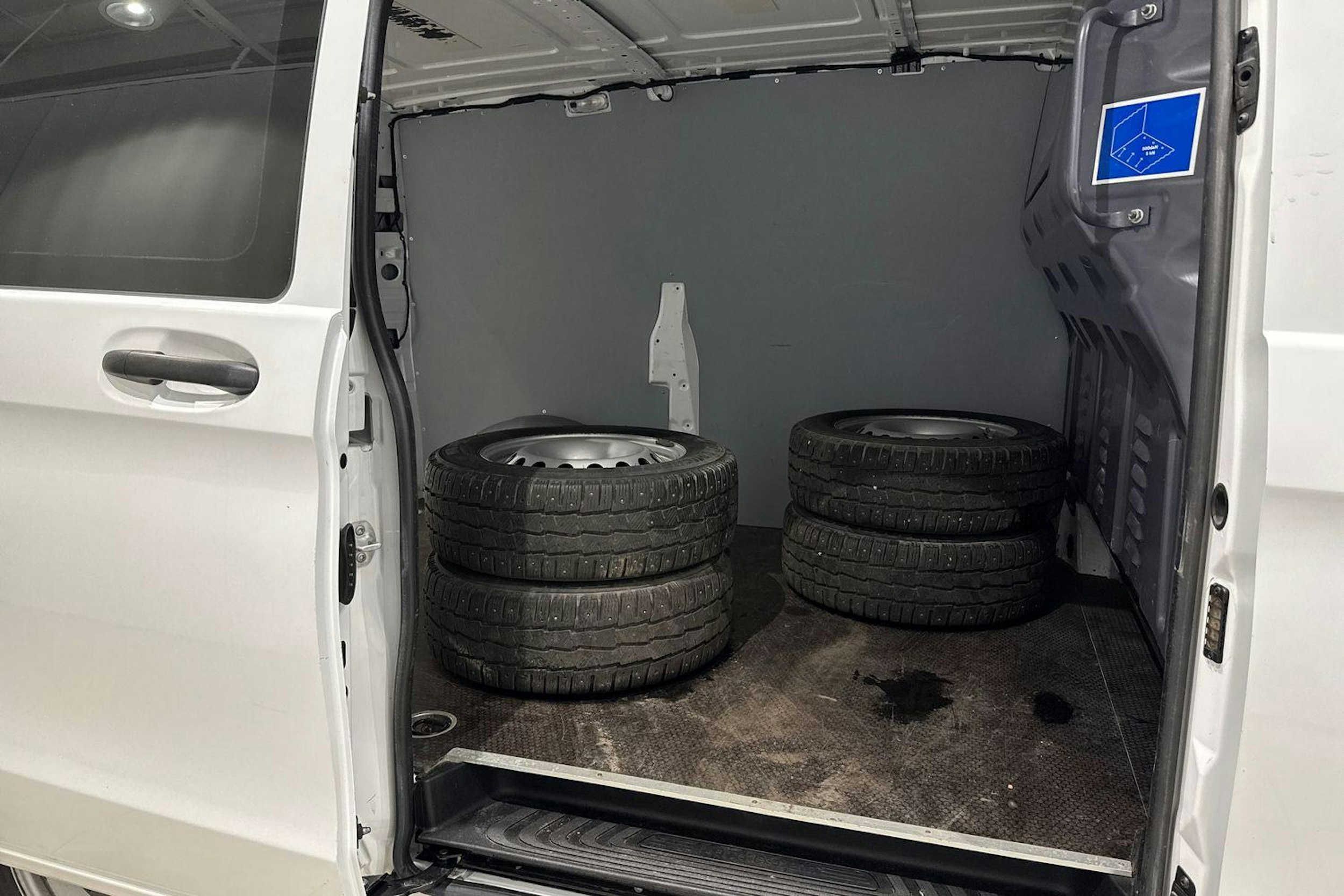 valkoinen Mercedes-Benz Vito 2018 kuva 10.
