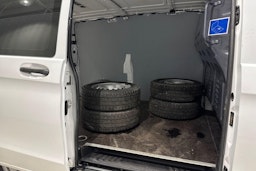 valkoinen Mercedes-Benz Vito 2018 kuva 10.