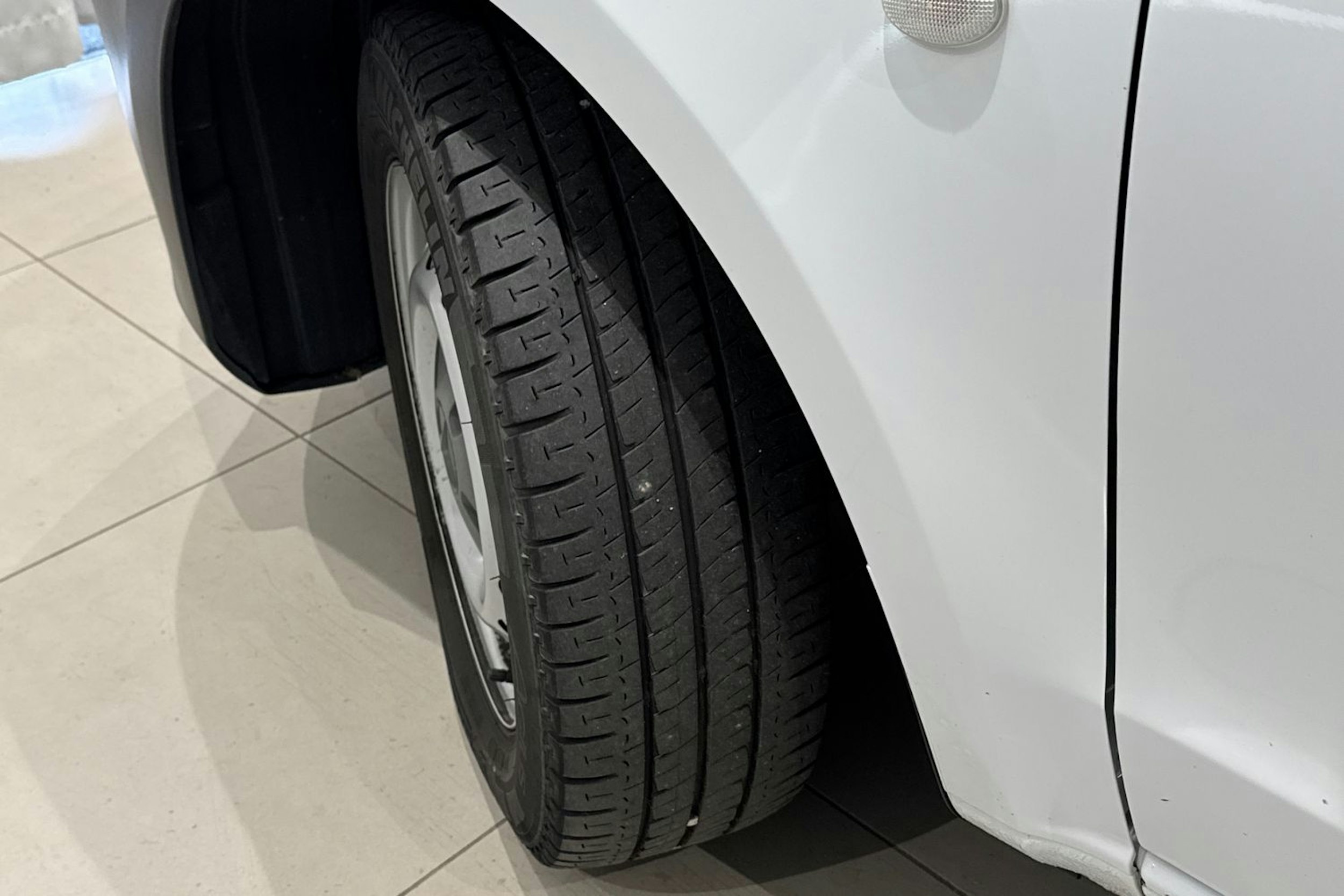 valkoinen Mercedes-Benz Vito 2018 kuva 13.