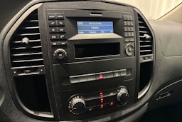 valkoinen Mercedes-Benz Vito 2018 kuva 18.
