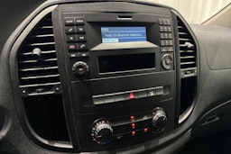 valkoinen Mercedes-Benz Vito 2018 kuva 19.