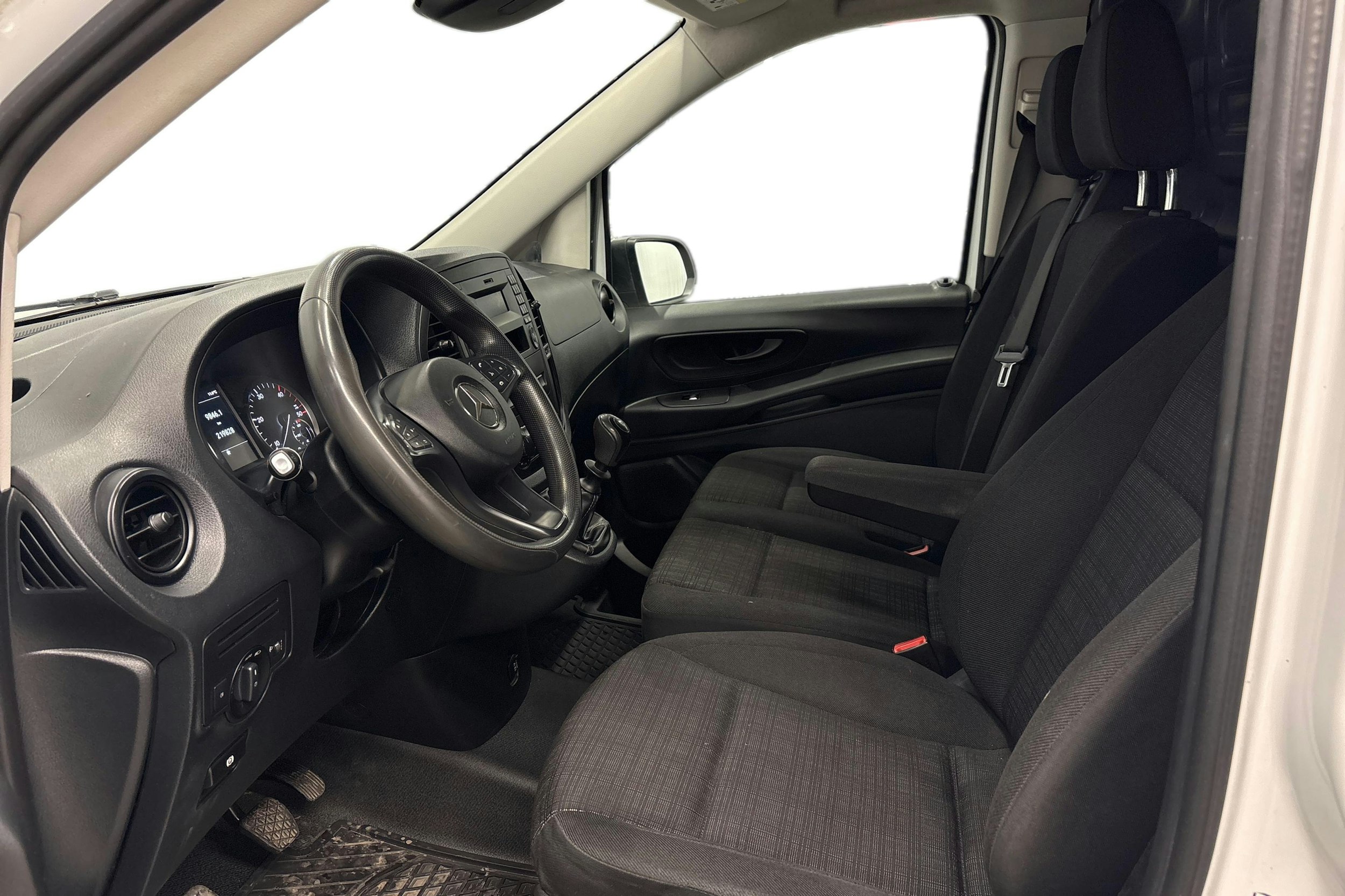 valkoinen Mercedes-Benz Vito 2018 kuva 8.