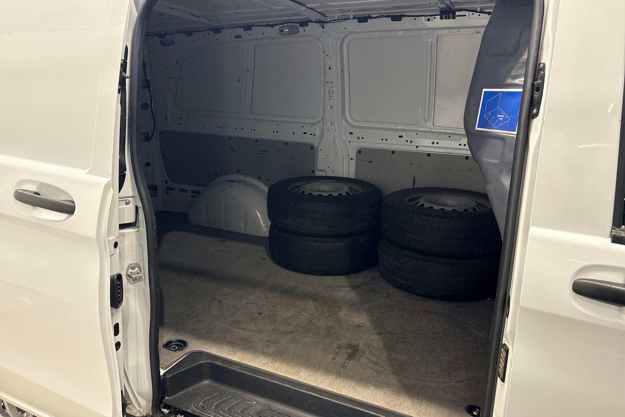 valkoinen Mercedes-Benz Vito 2018 kuva 15.