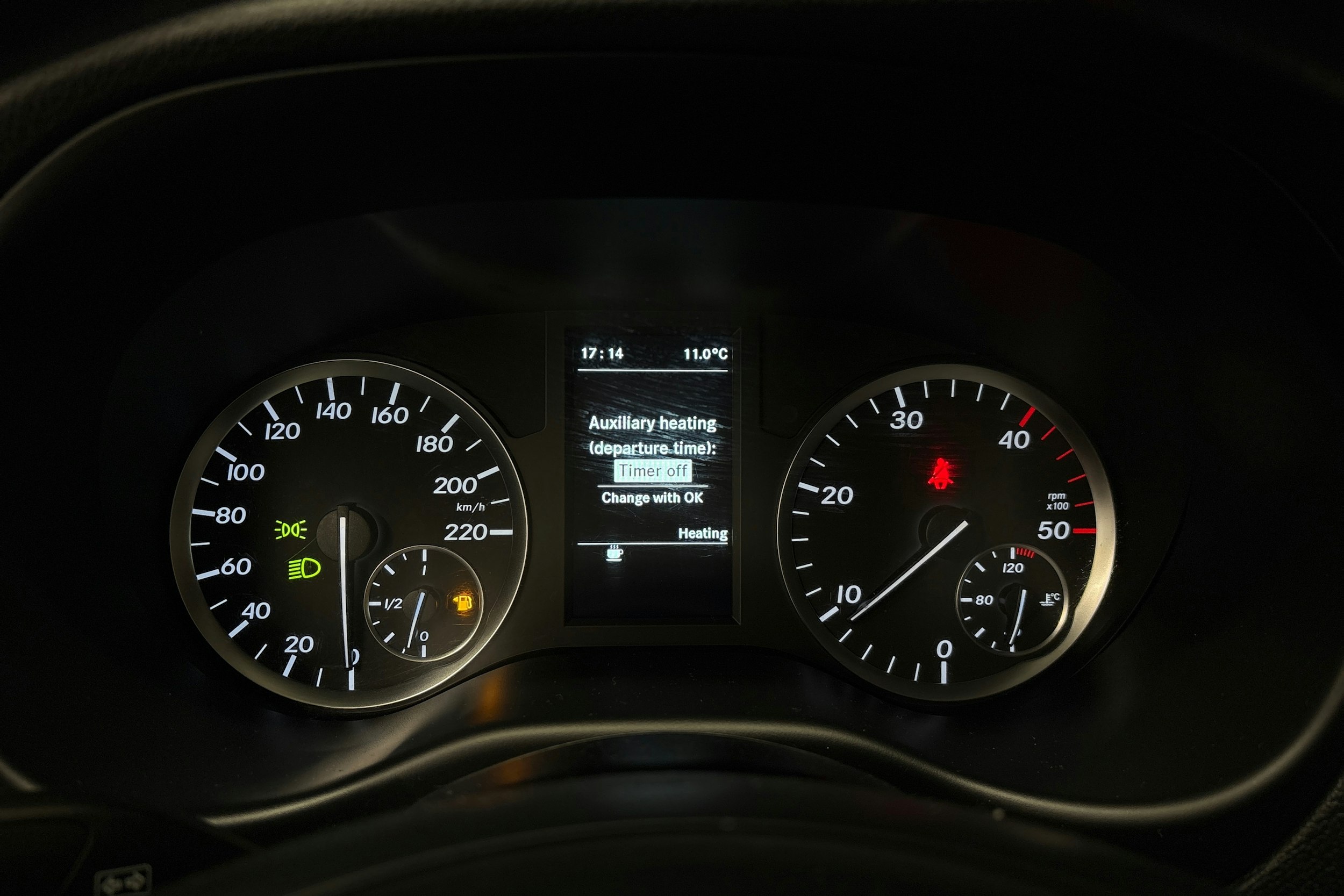 valkoinen Mercedes-Benz Vito 2018 kuva 18.