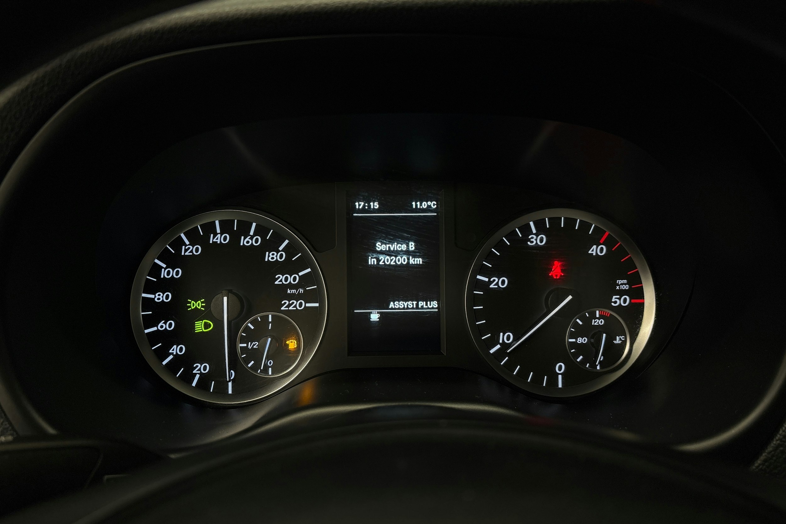 valkoinen Mercedes-Benz Vito 2018 kuva 19.