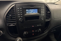 valkoinen Mercedes-Benz Vito 2018 kuva 20.