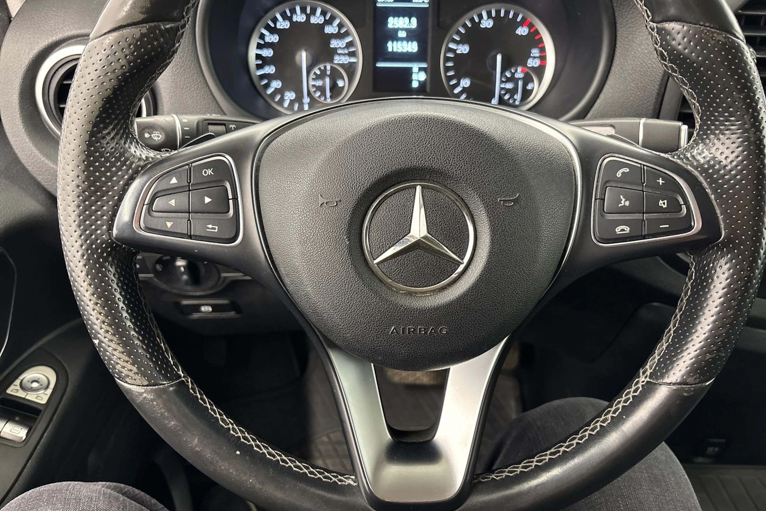 musta Mercedes-Benz Vito 2018 kuva 16.