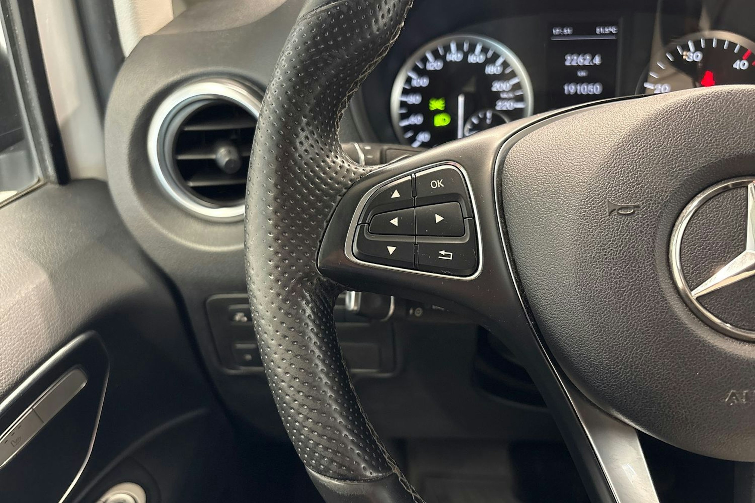 valkoinen Mercedes-Benz Vito 2018 kuva 11.