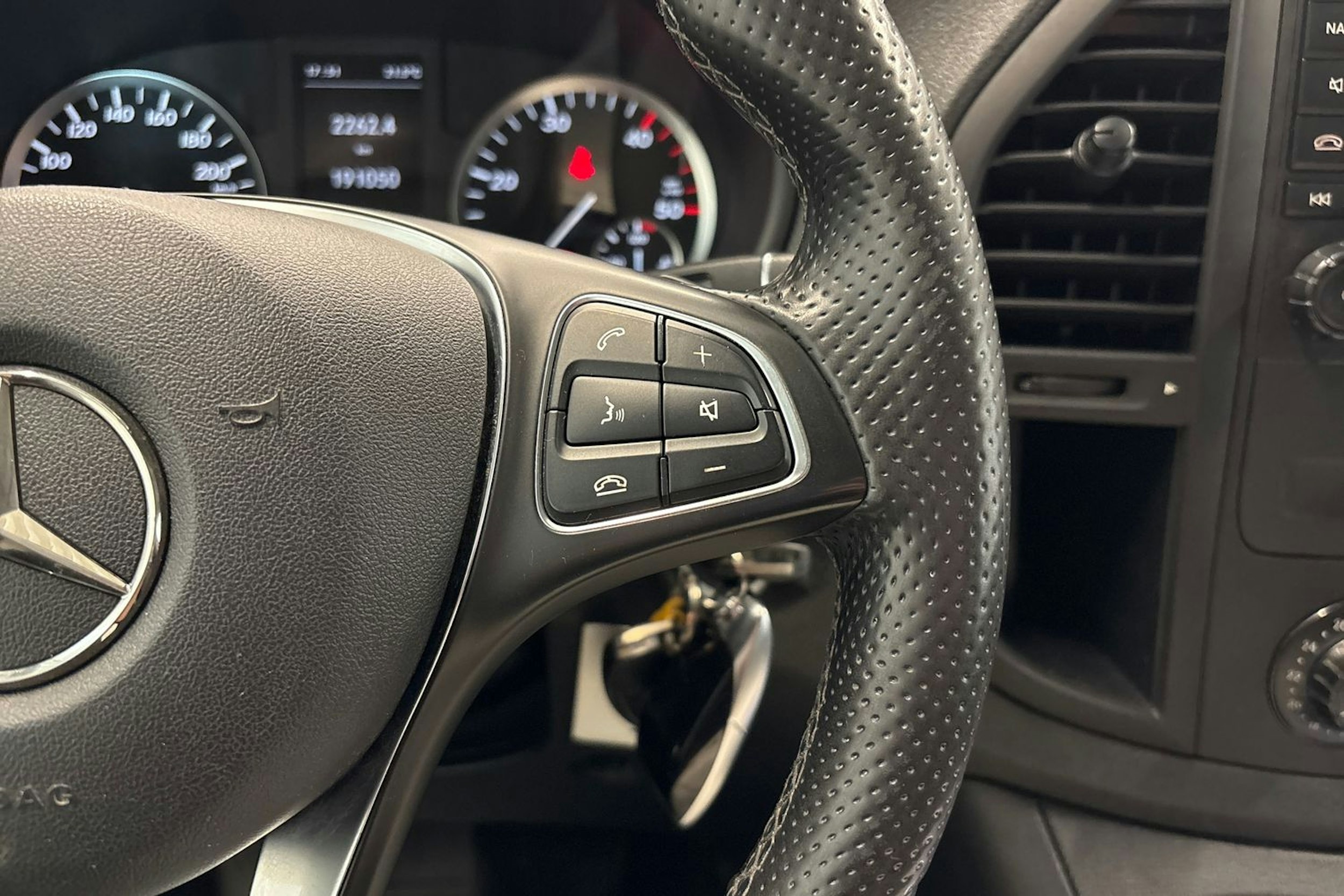 valkoinen Mercedes-Benz Vito 2018 kuva 12.