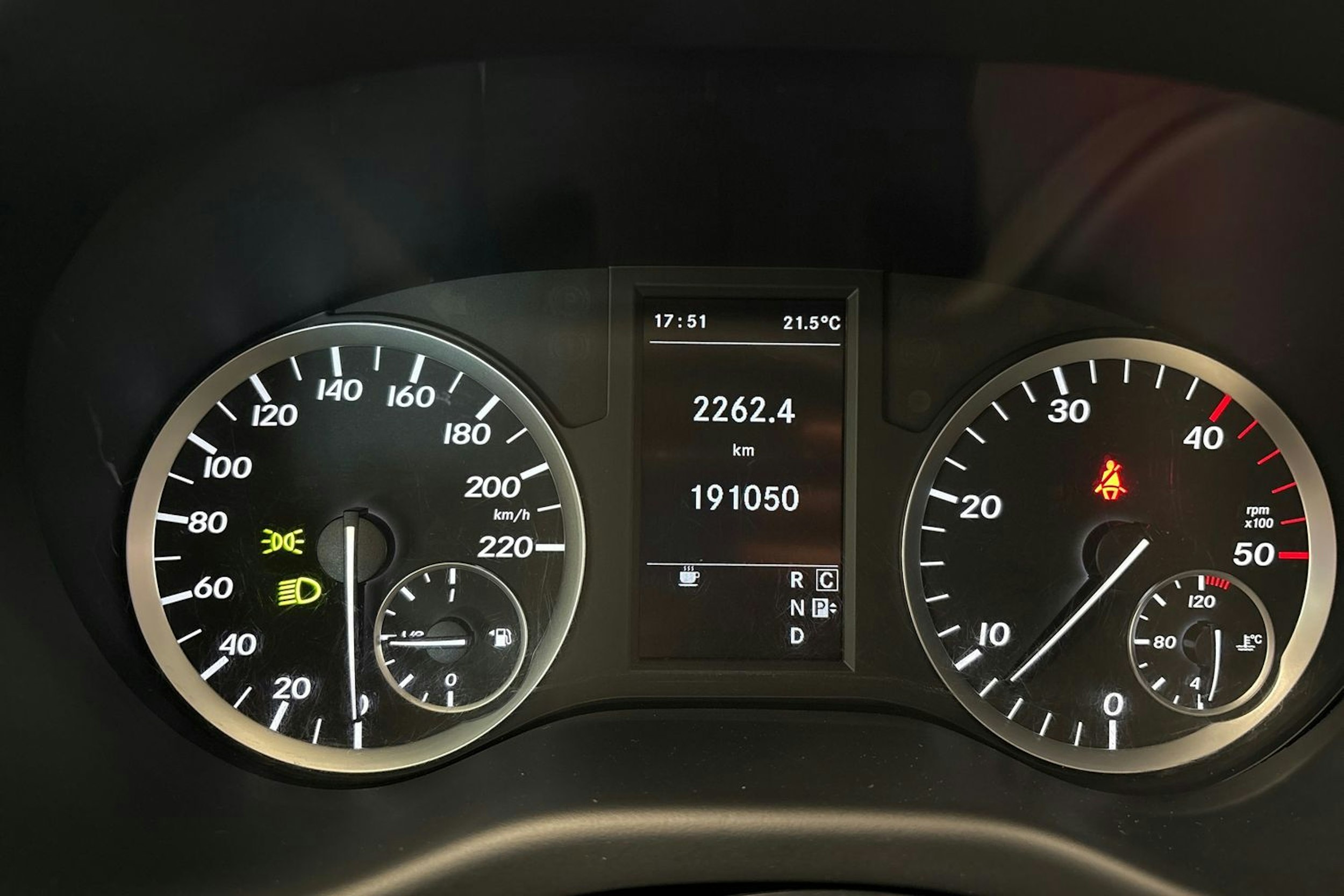 valkoinen Mercedes-Benz Vito 2018 kuva 13.