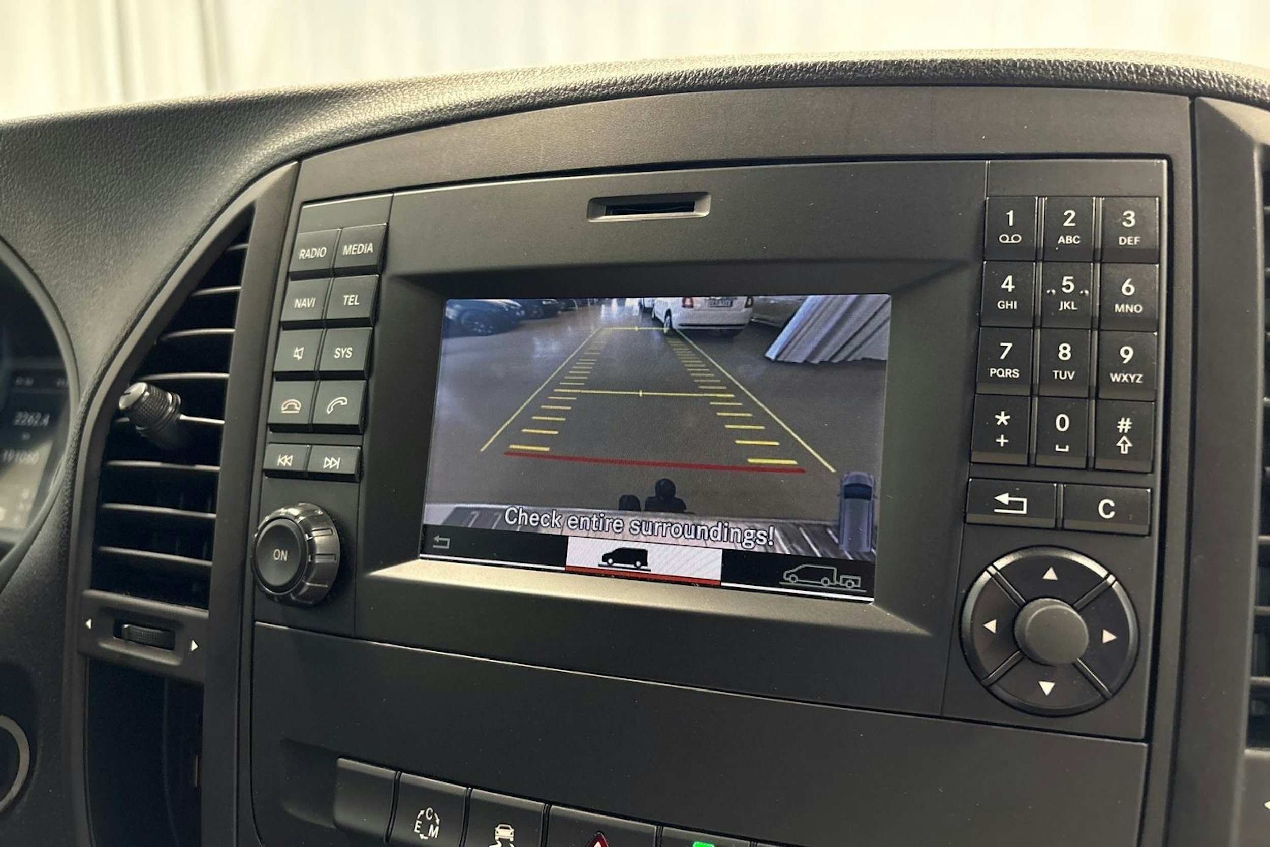 valkoinen Mercedes-Benz Vito 2018 kuva 17.