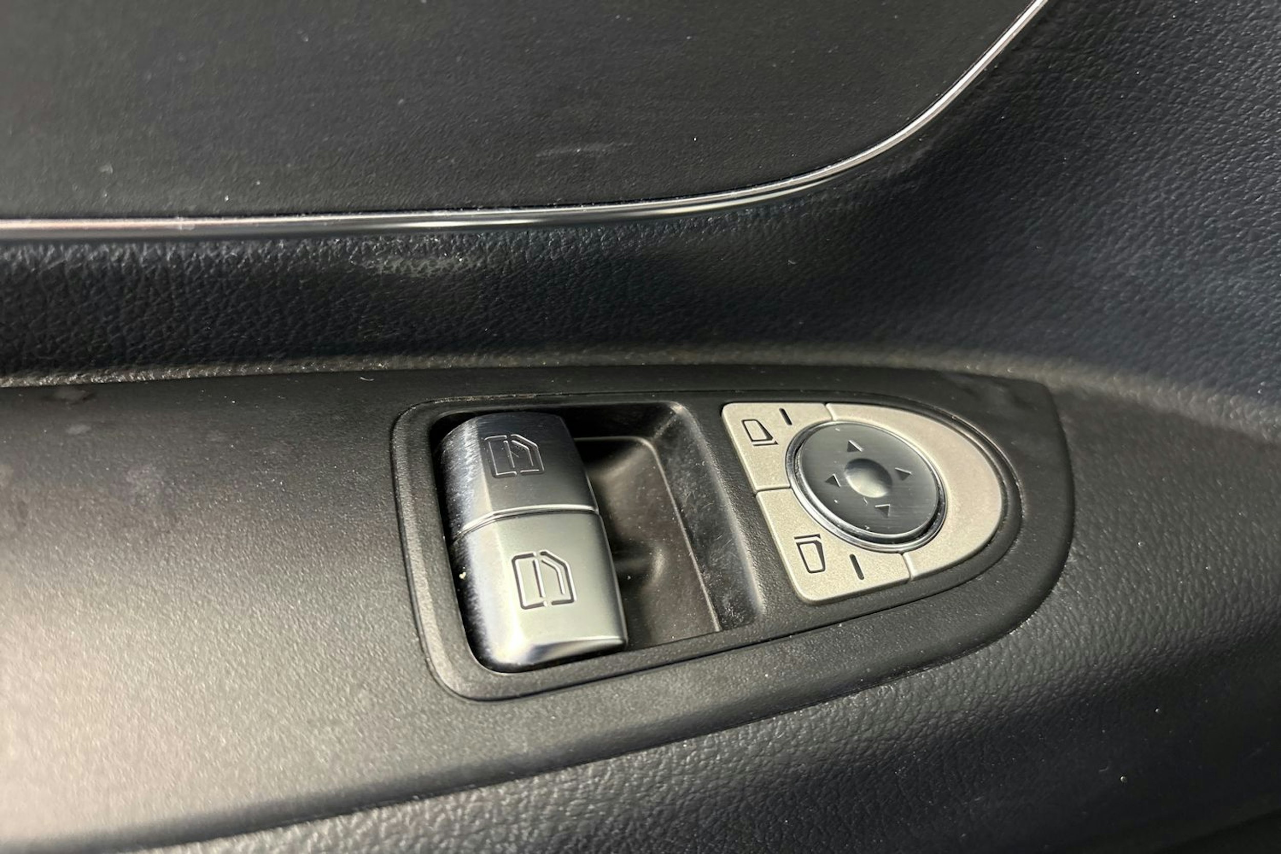 valkoinen Mercedes-Benz Vito 2018 kuva 22.