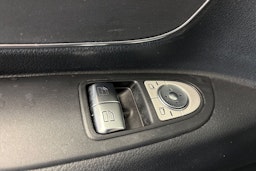 valkoinen Mercedes-Benz Vito 2018 kuva 22.