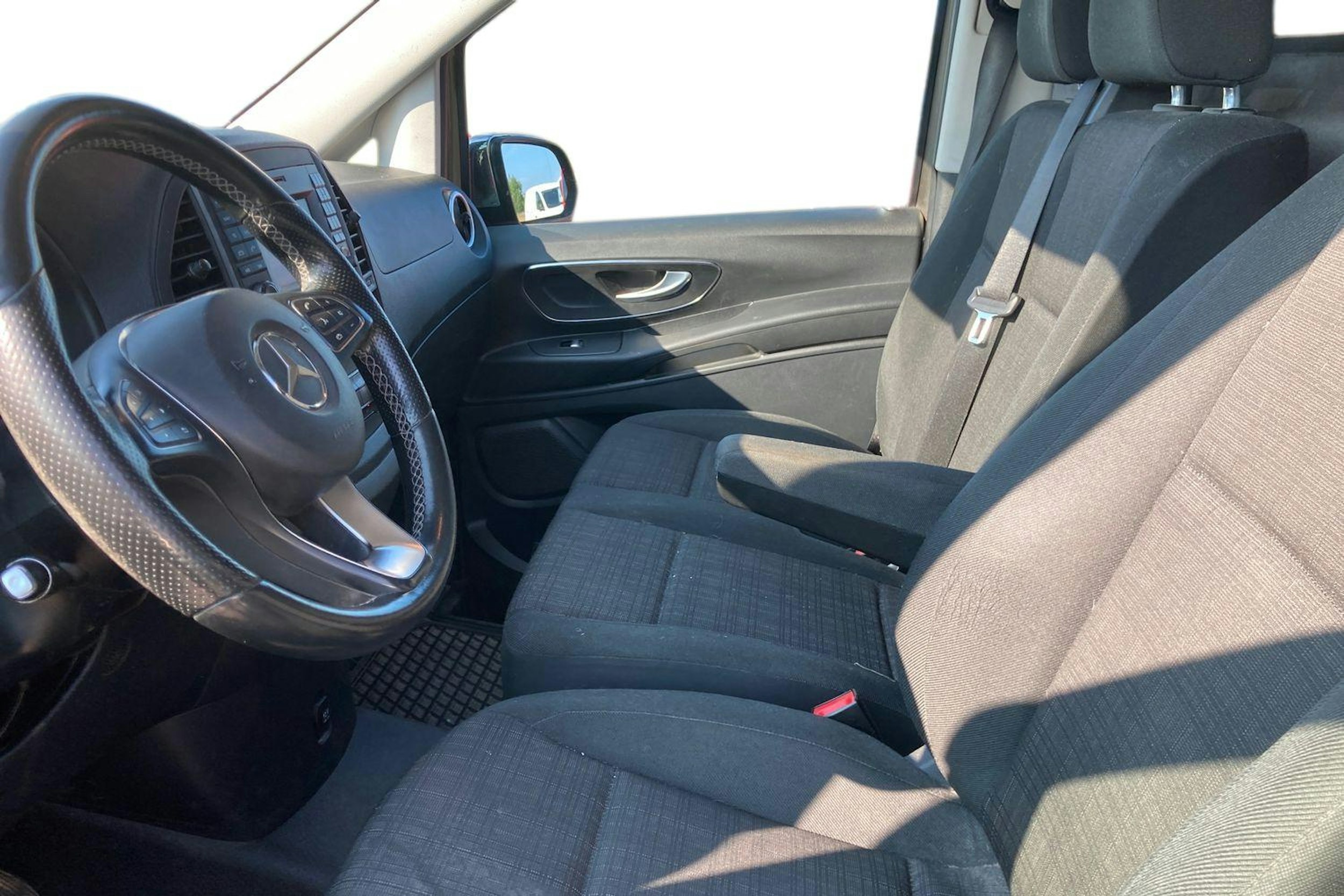 harmaa Mercedes-Benz Vito 2018 kuva 3.