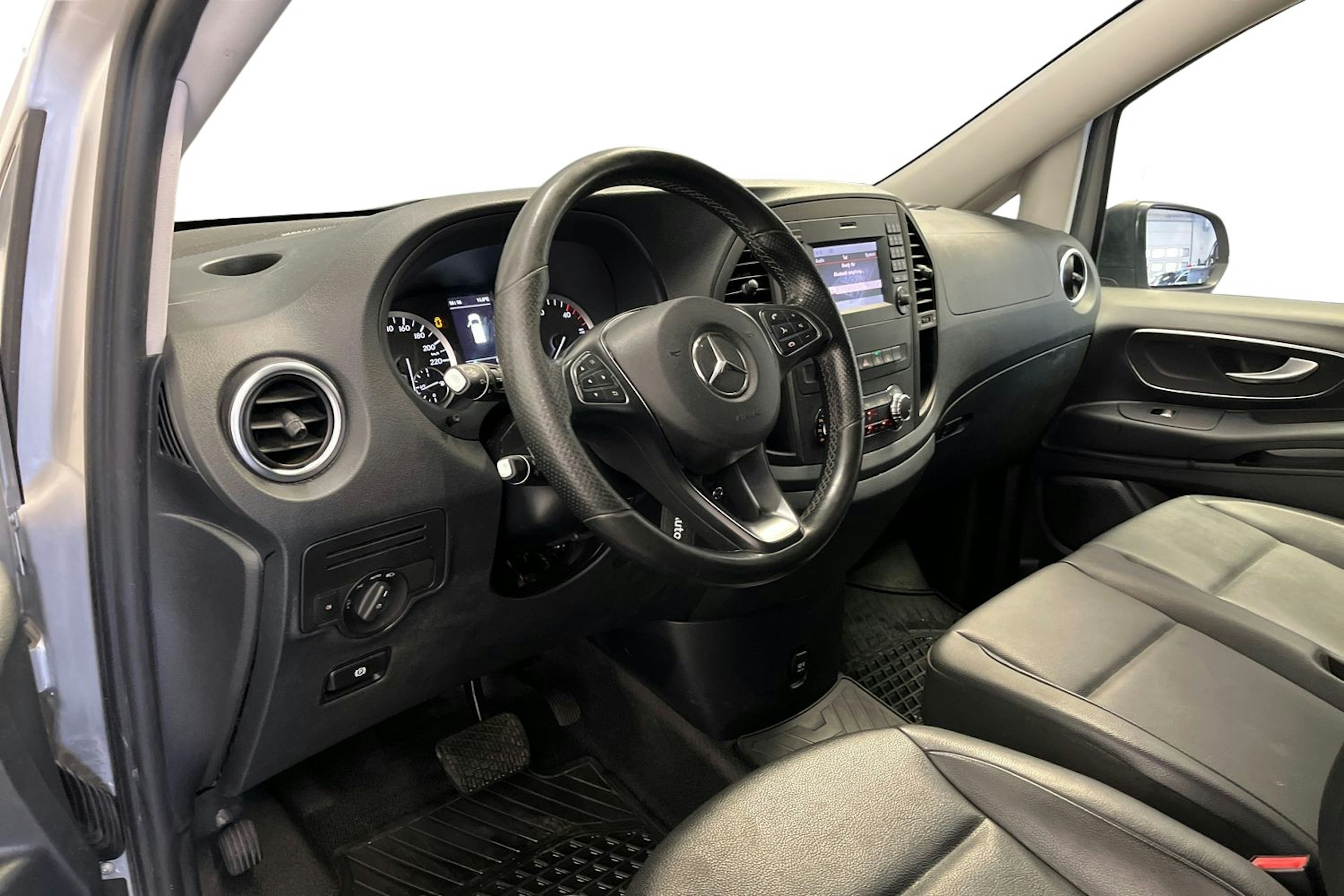 Harmaa Mercedes-Benz Vito 2018 kuva 7.