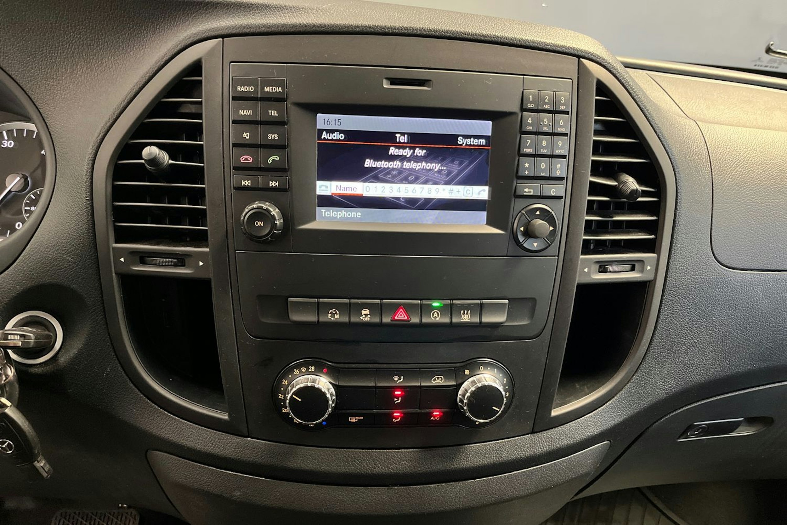 Harmaa Mercedes-Benz Vito 2018 kuva 18.