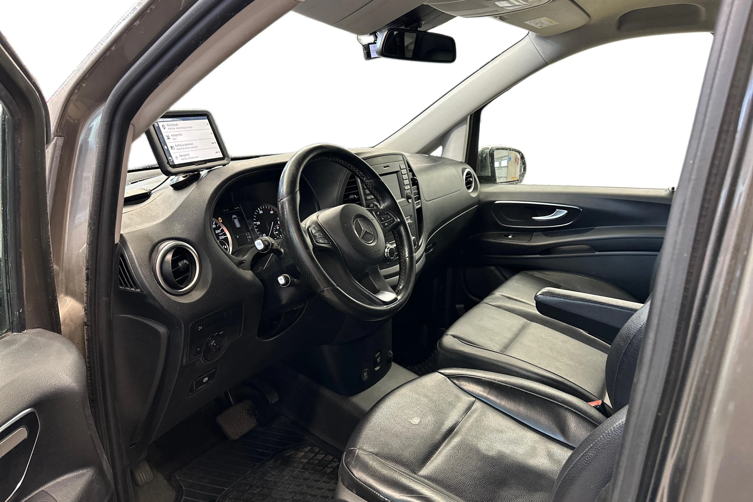 harmaa Mercedes-Benz Vito 2018 kuva 3.