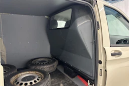 harmaa Mercedes-Benz Vito 2018 kuva 27.