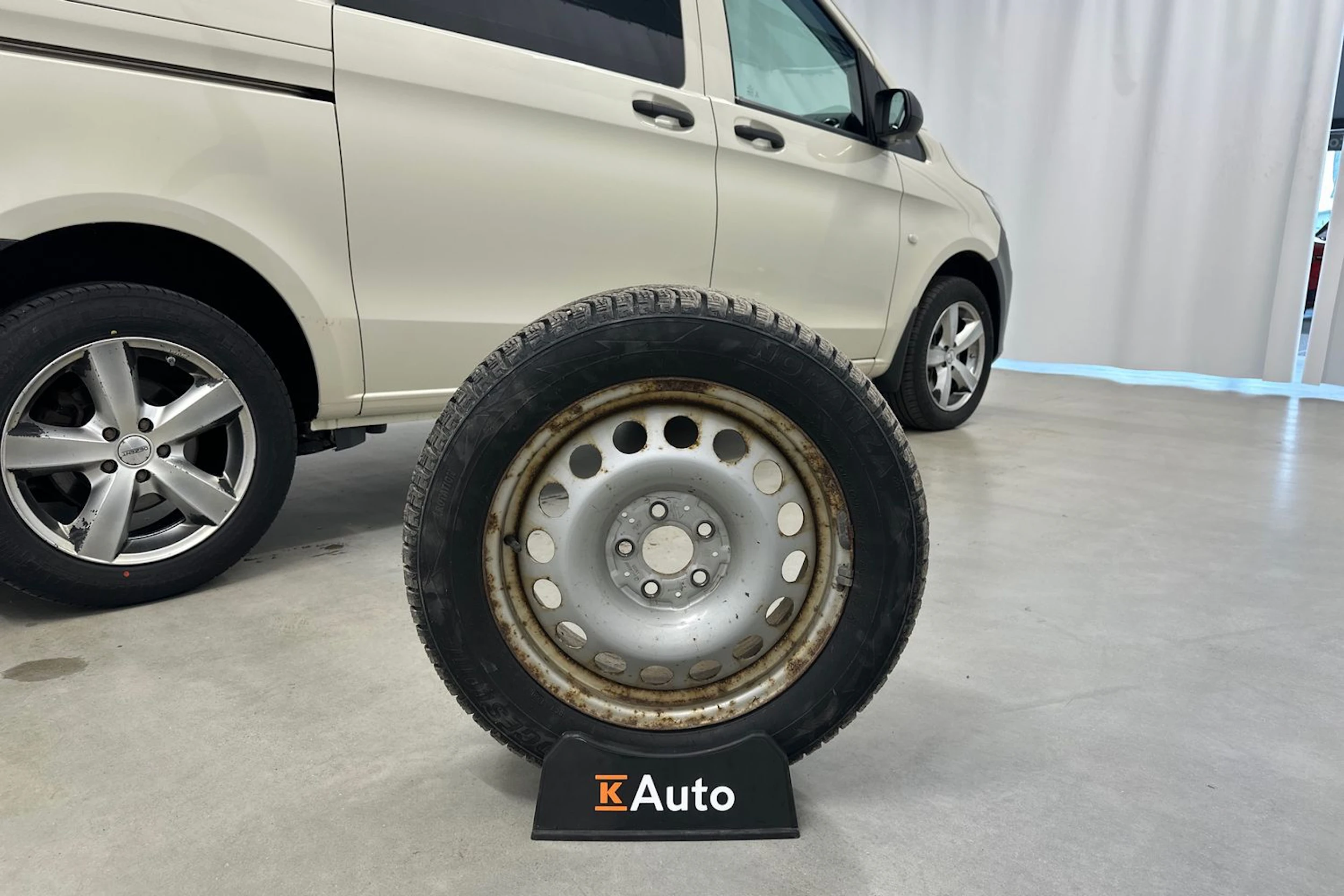 harmaa Mercedes-Benz Vito 2018 kuva 32.