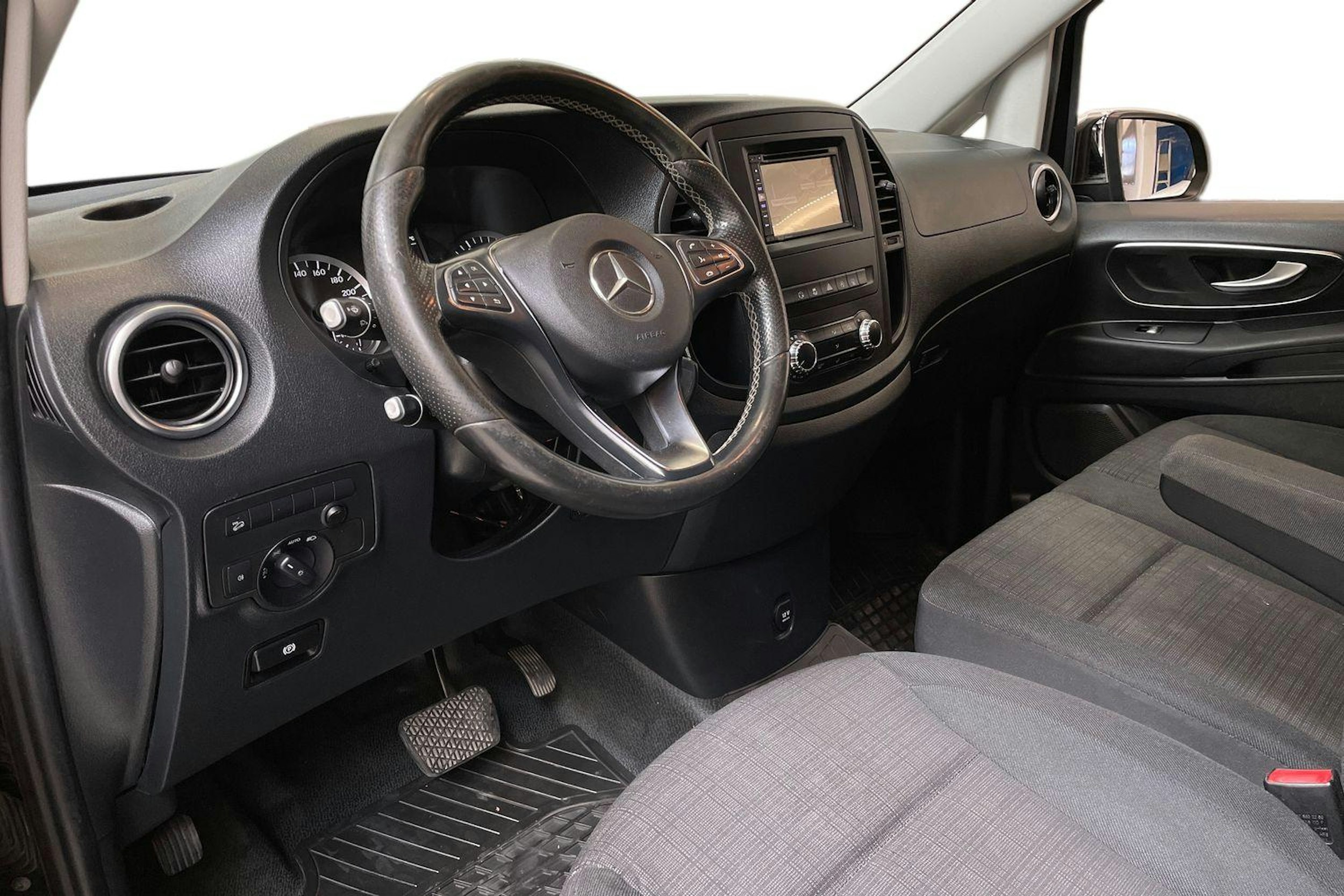 musta Mercedes-Benz Vito 2018 kuva 7.