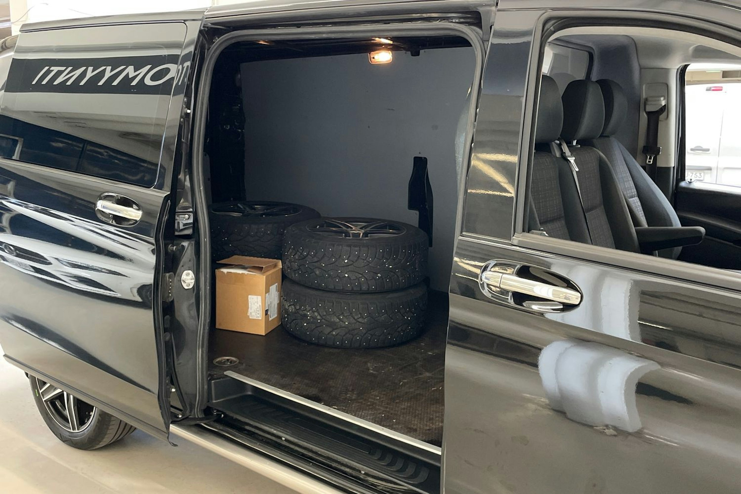 musta Mercedes-Benz Vito 2018 kuva 13.
