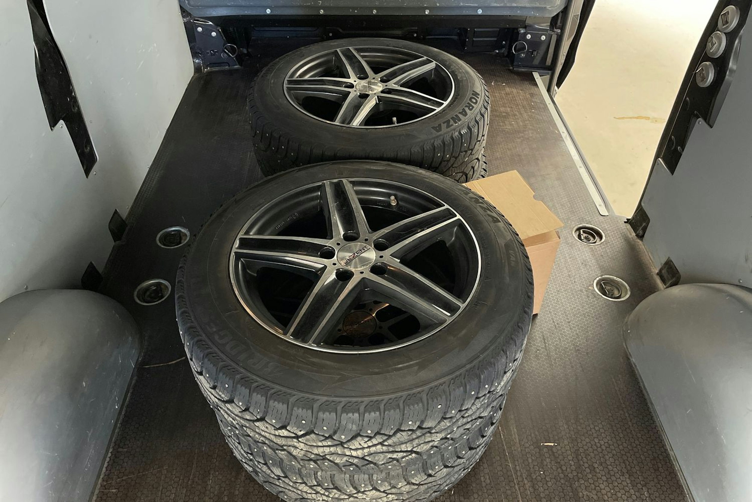 musta Mercedes-Benz Vito 2018 kuva 15.