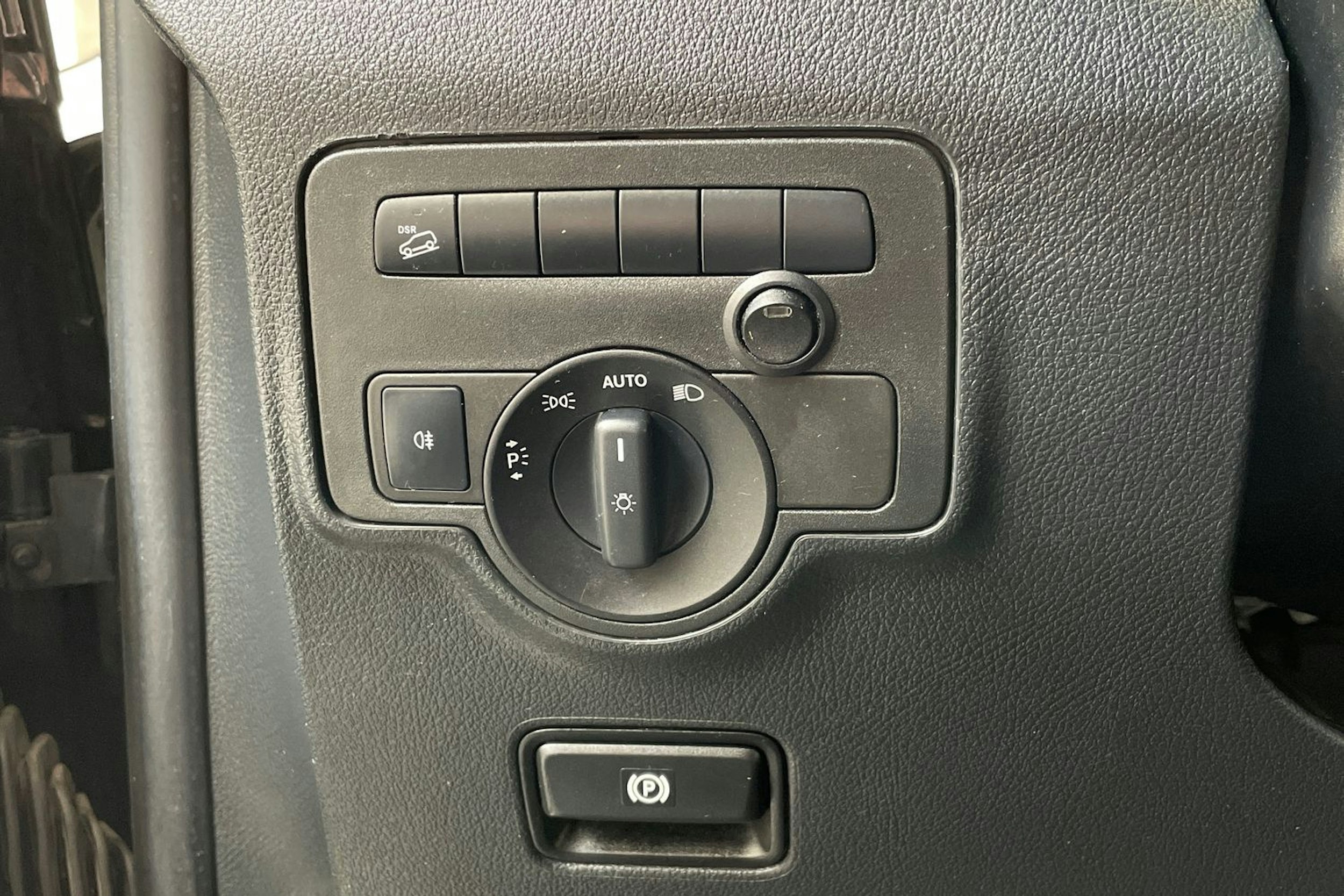 musta Mercedes-Benz Vito 2018 kuva 16.