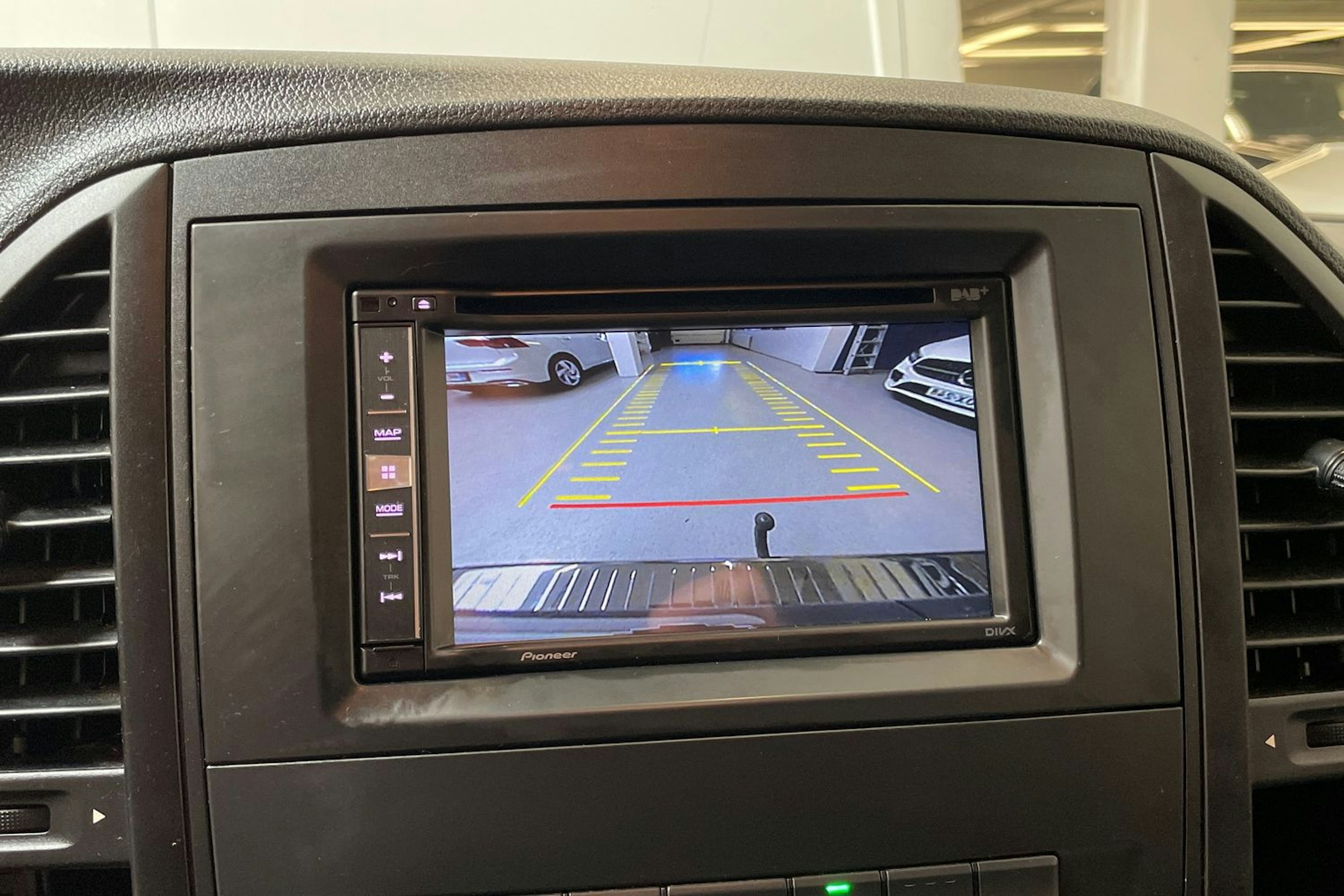 musta Mercedes-Benz Vito 2018 kuva 21.