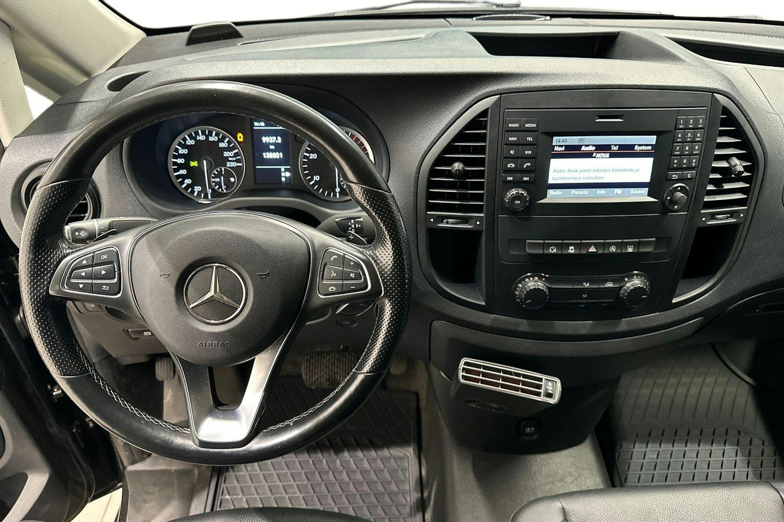 Musta Mercedes-Benz VITO 2018 kuva 9.