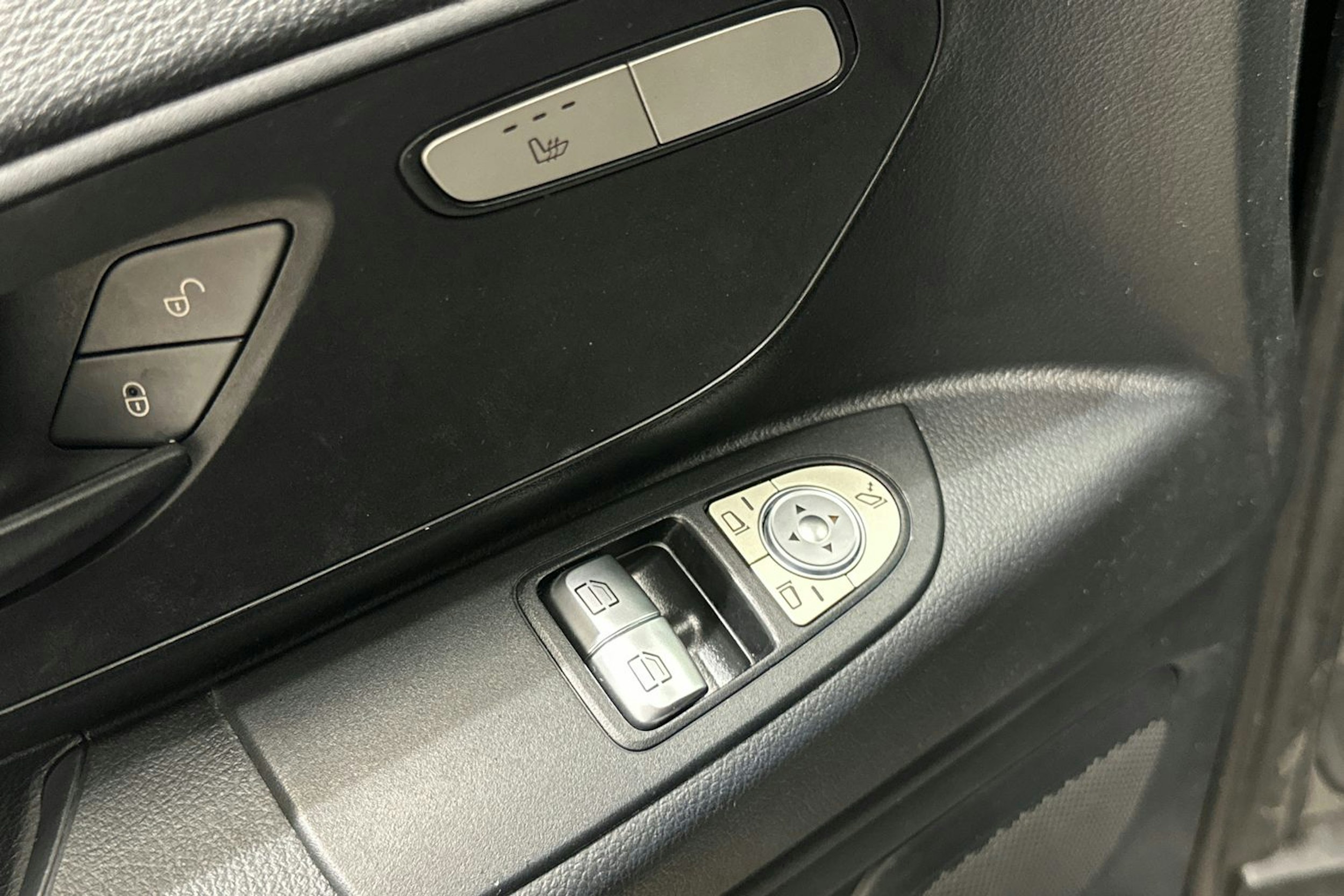 Musta Mercedes-Benz VITO 2018 kuva 13.