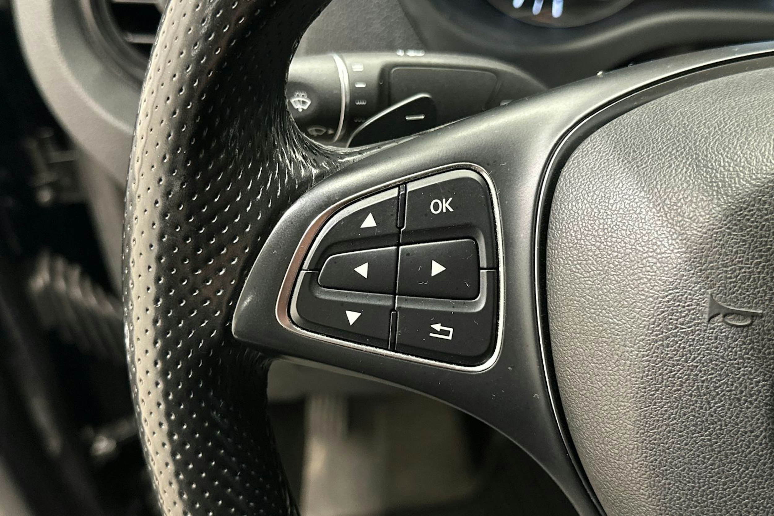 Musta Mercedes-Benz VITO 2018 kuva 15.