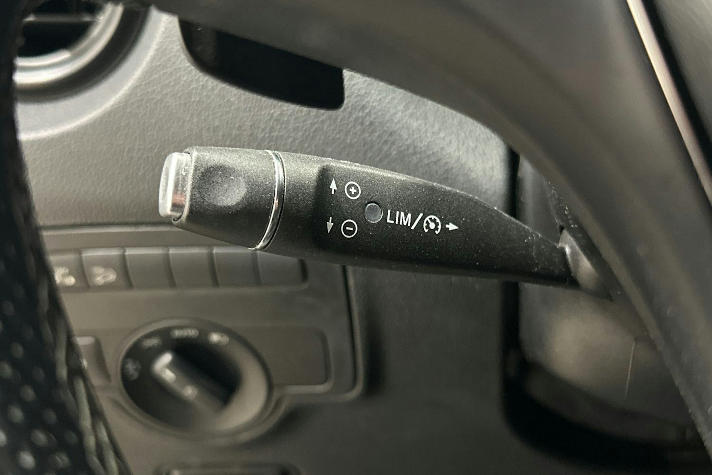 Musta Mercedes-Benz VITO 2018 kuva 17.