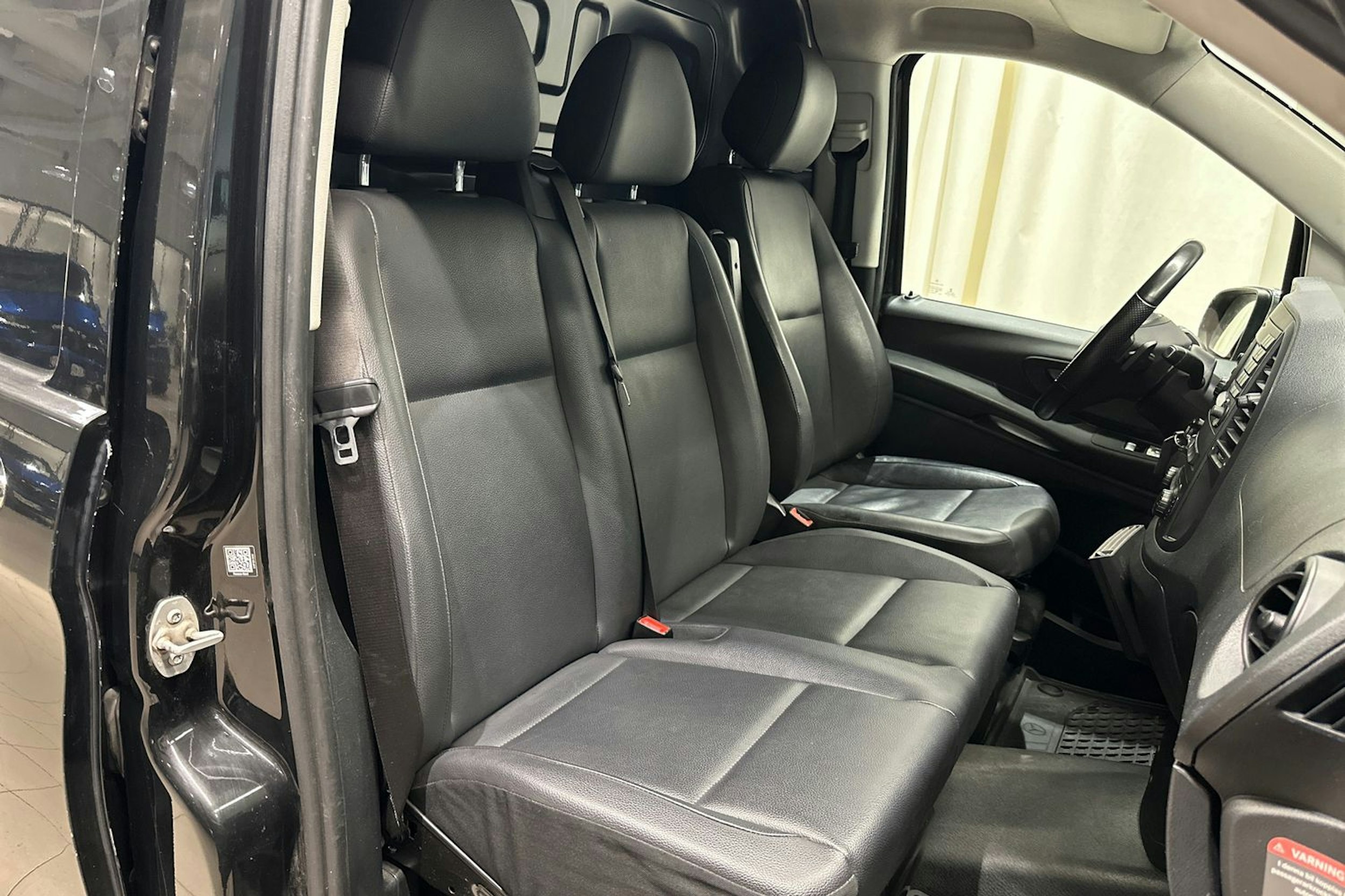 Musta Mercedes-Benz VITO 2018 kuva 25.