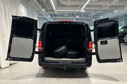 Musta Mercedes-Benz VITO 2018 kuva 30.