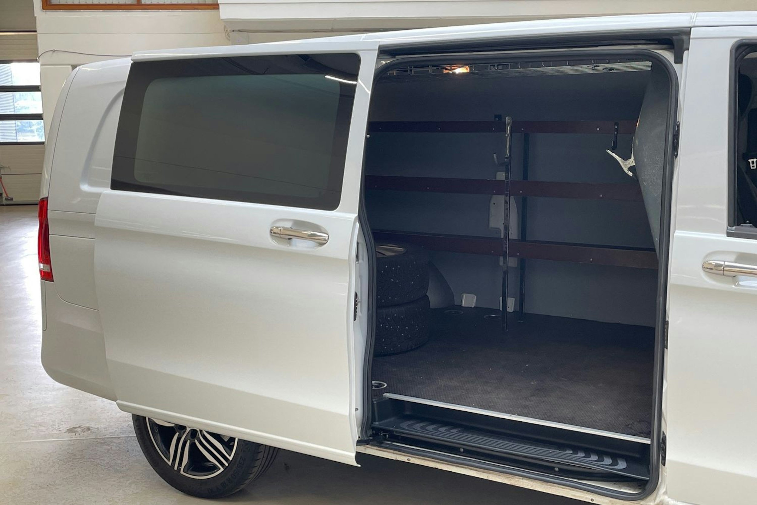 valkoinen Mercedes-Benz Vito 2018 kuva 12.