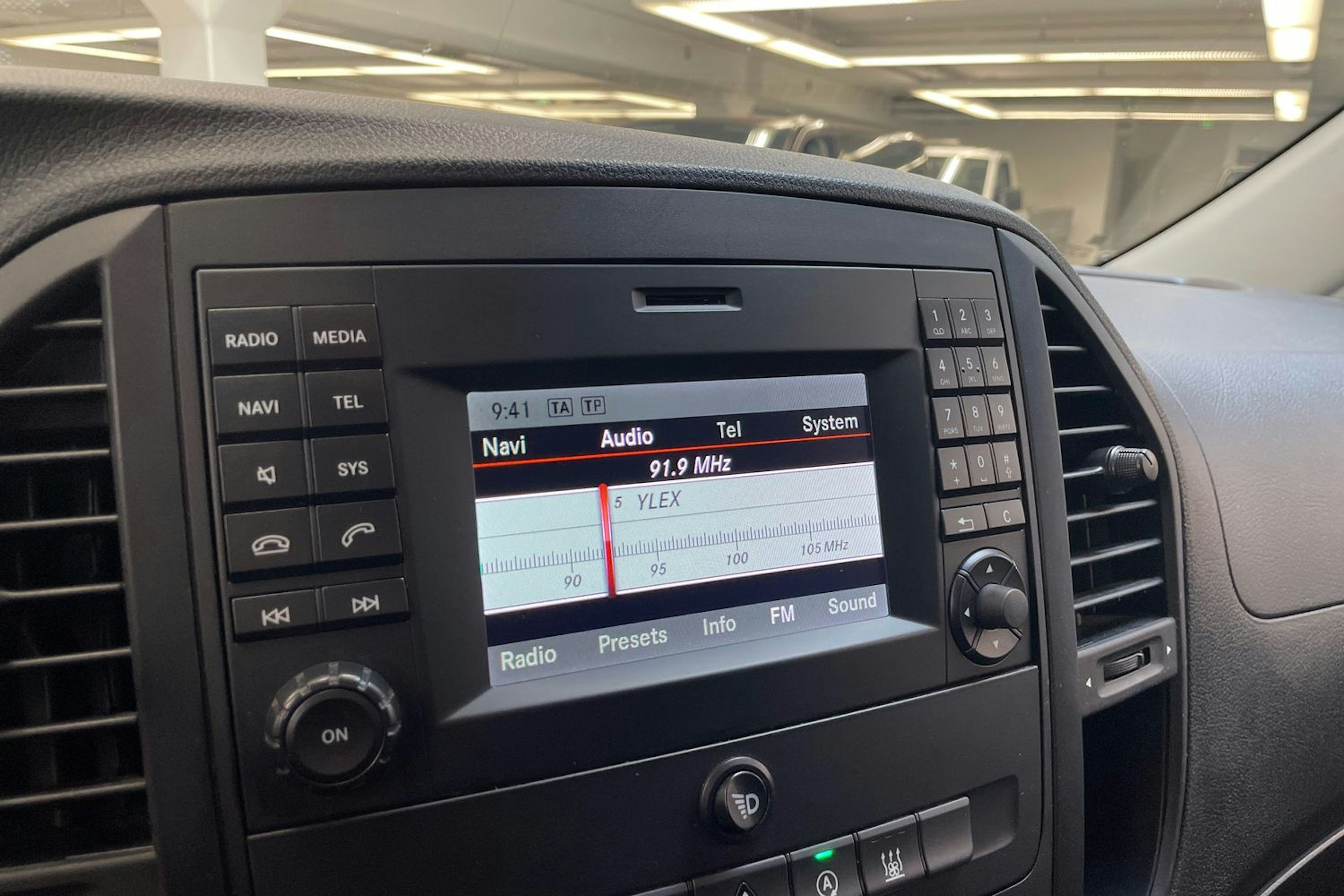 valkoinen Mercedes-Benz Vito 2018 kuva 20.