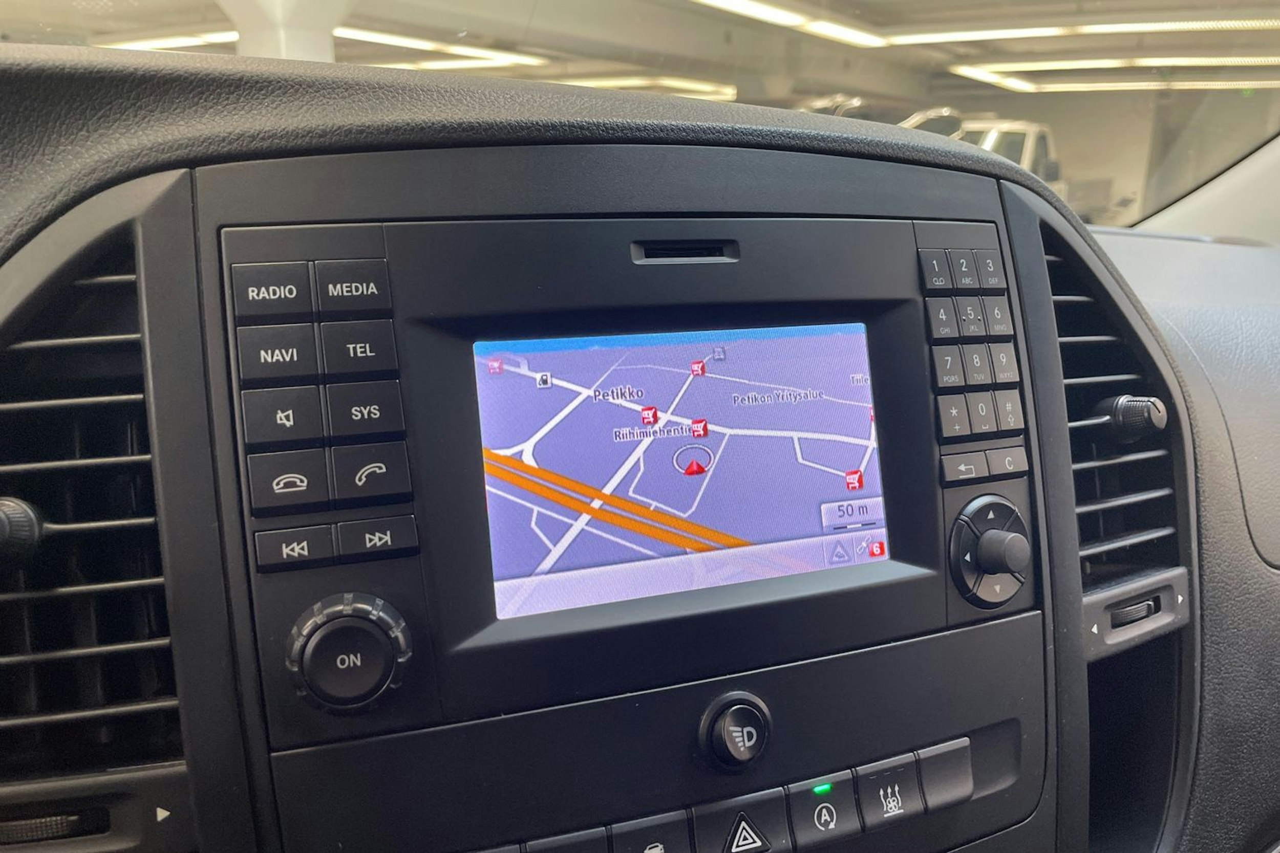 valkoinen Mercedes-Benz Vito 2018 kuva 22.