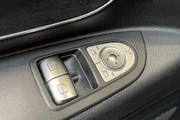 valkoinen Mercedes-Benz Vito 2018 kuva 27.