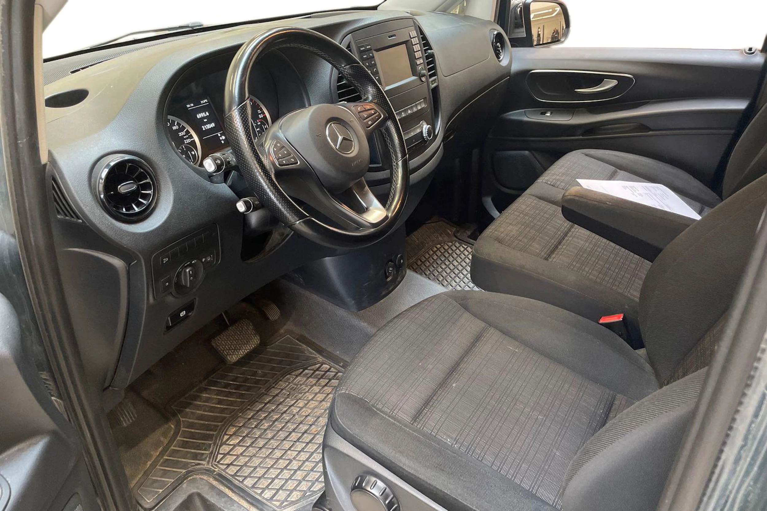 vihreä Mercedes-Benz Vito 2019 kuva 3.