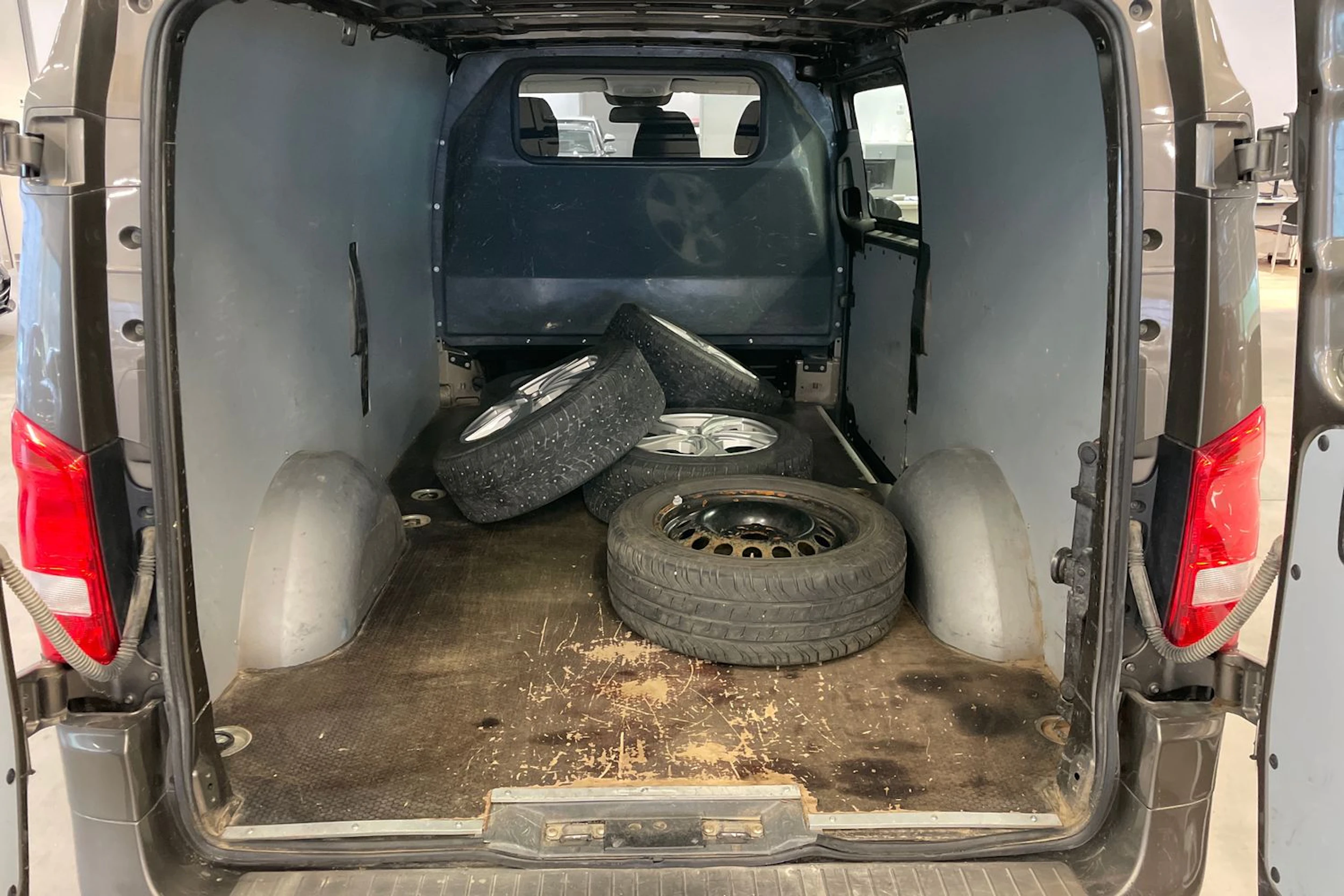 Harmaa Mercedes-Benz VITO 2018 kuva 24.