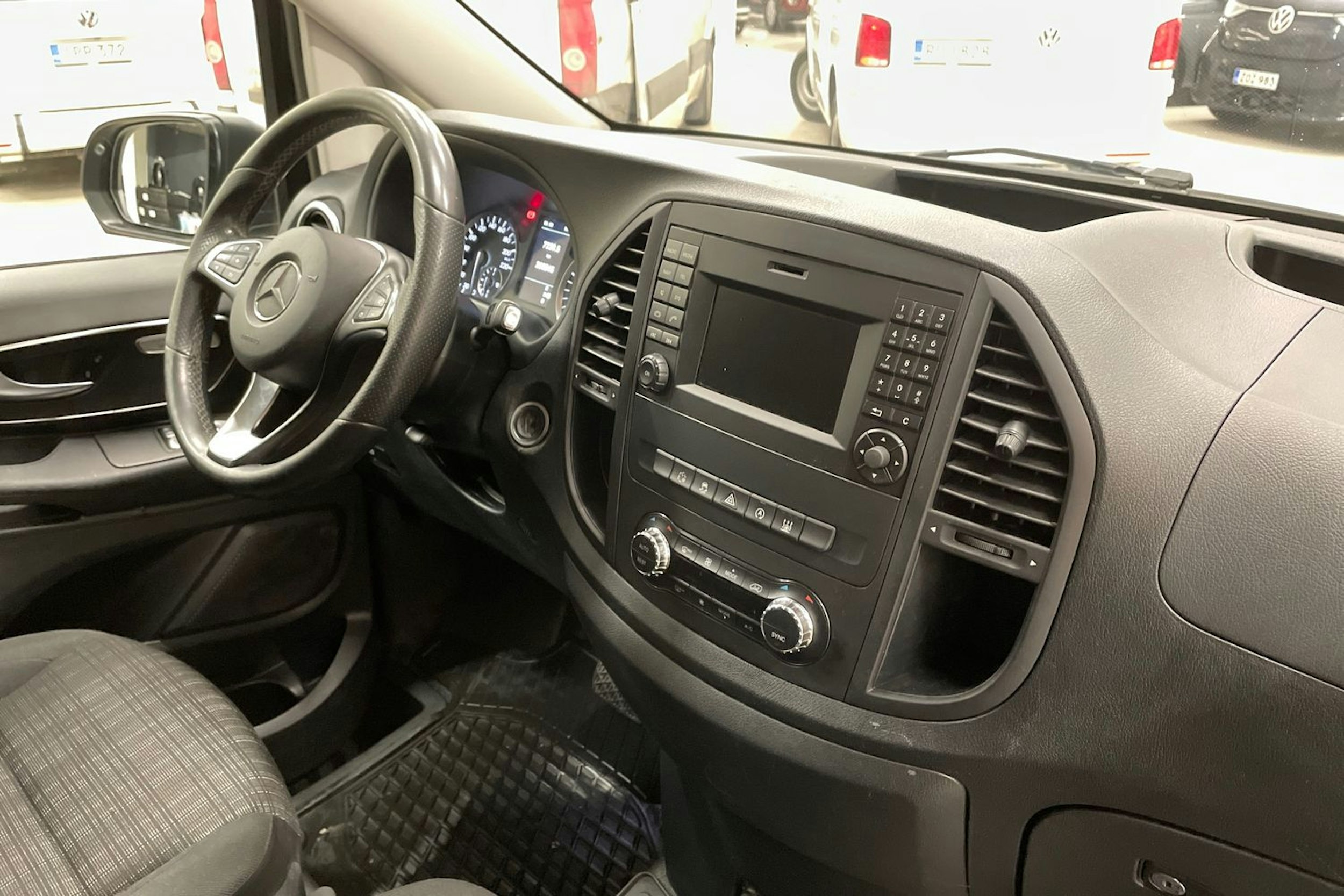 musta Mercedes-Benz Vito 2018 kuva 10.