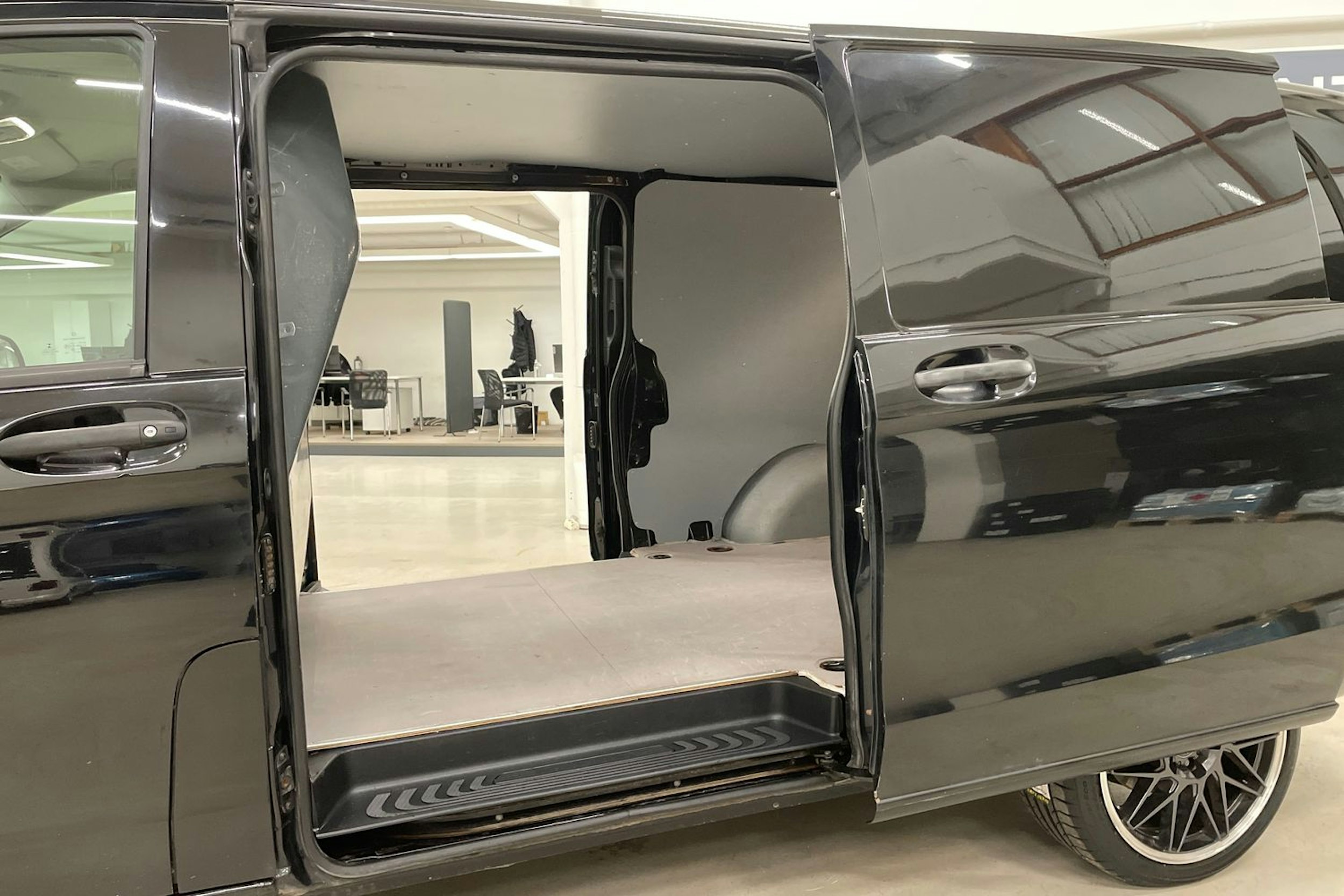 musta Mercedes-Benz Vito 2018 kuva 13.