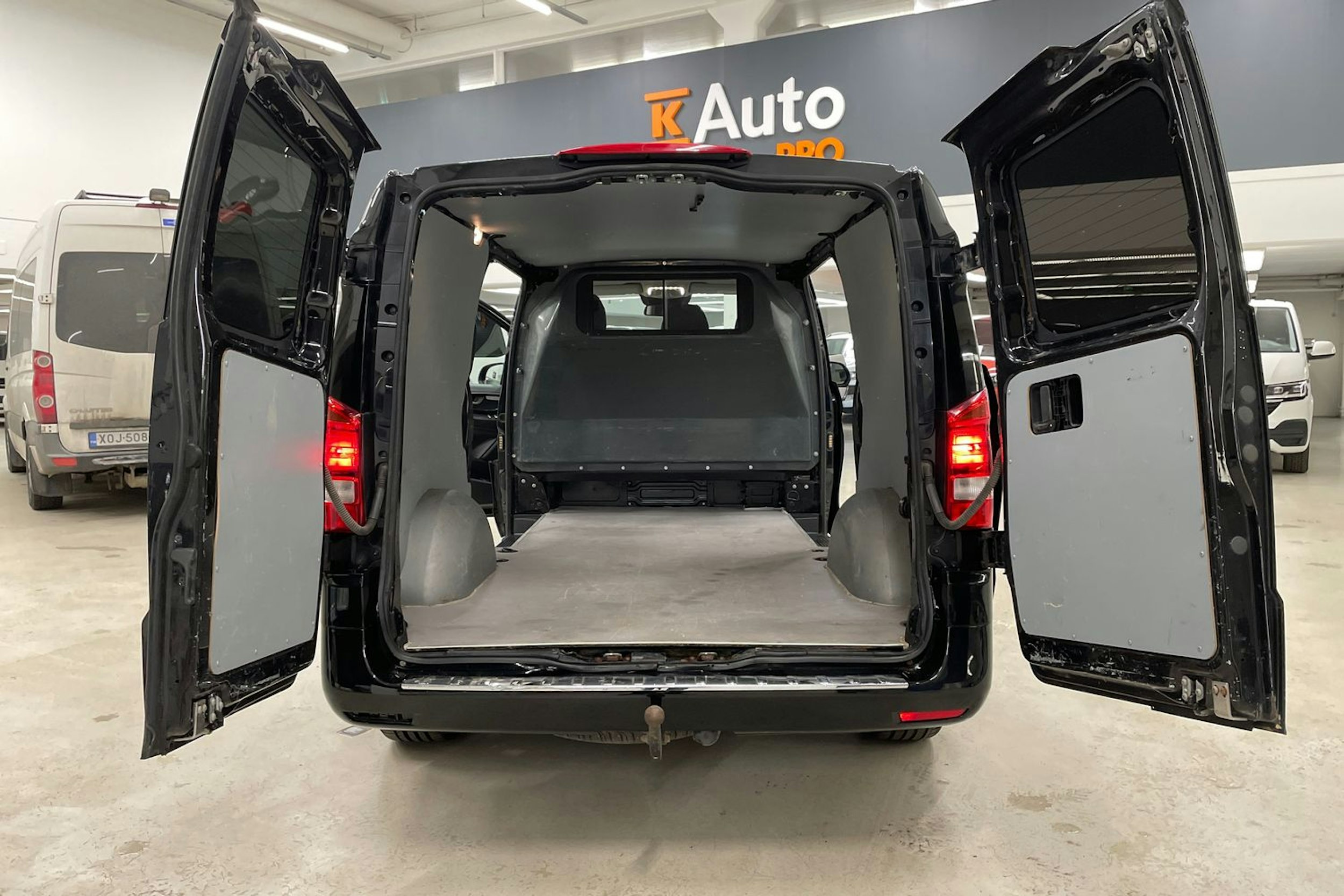 musta Mercedes-Benz Vito 2018 kuva 23.