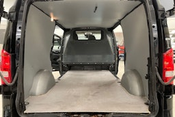 musta Mercedes-Benz Vito 2018 kuva 24.