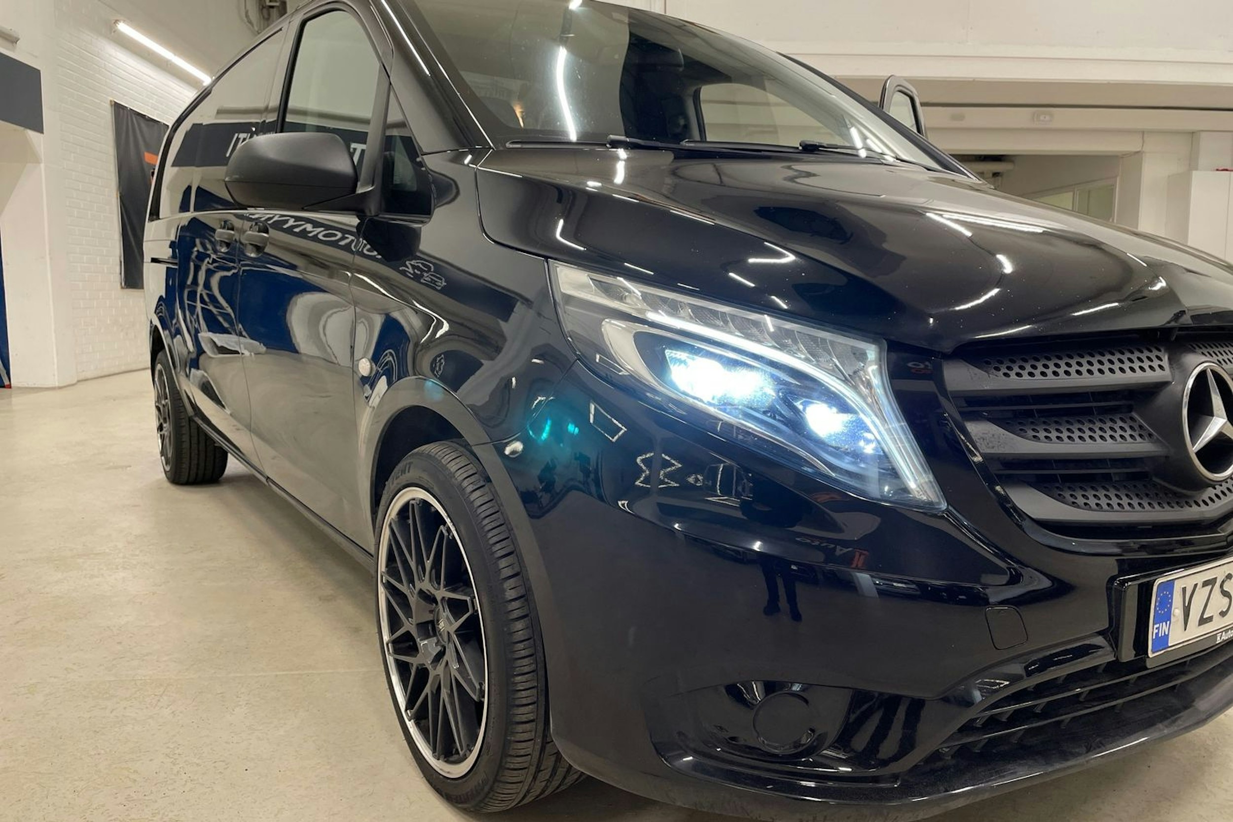 musta Mercedes-Benz Vito 2018 kuva 25.
