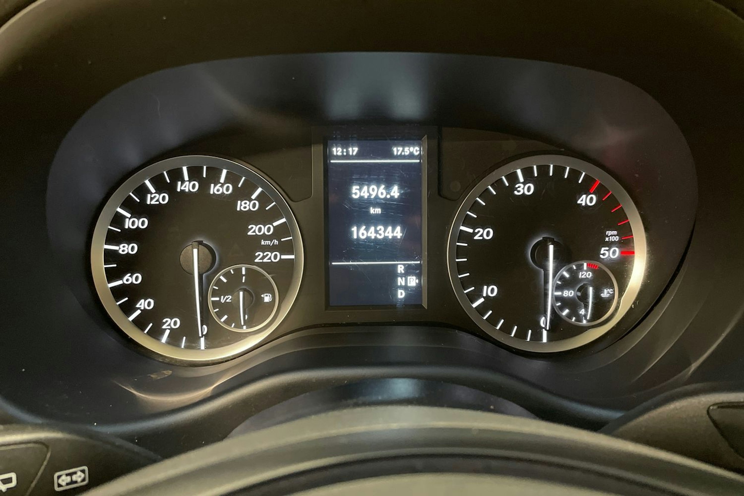 sininen Mercedes-Benz Vito 2018 kuva 13.