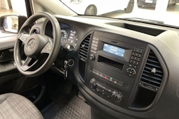 sininen Mercedes-Benz Vito 2018 kuva 15.