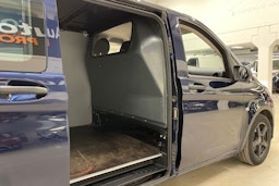 sininen Mercedes-Benz Vito 2018 kuva 17.
