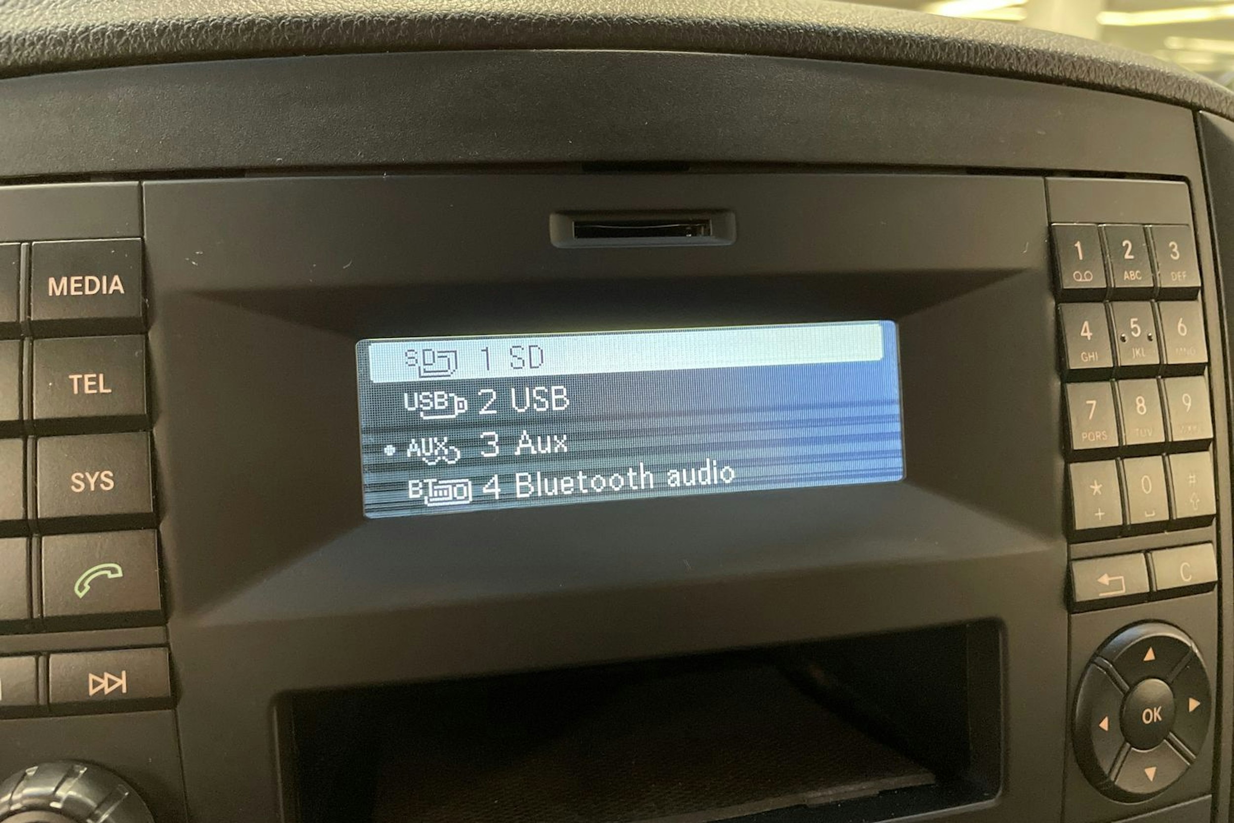 sininen Mercedes-Benz Vito 2018 kuva 26.